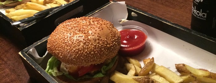 3h's burger & chicken is one of Burger Wars @ Düsseldorf.