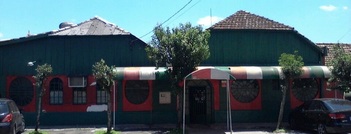 Cantina Capri is one of São Leo eat and drink.