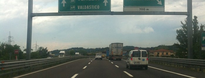 A4 - Vicenza Ovest is one of Locais curtidos por Vito.