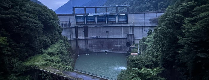 稲核ダム is one of 日本のダム.