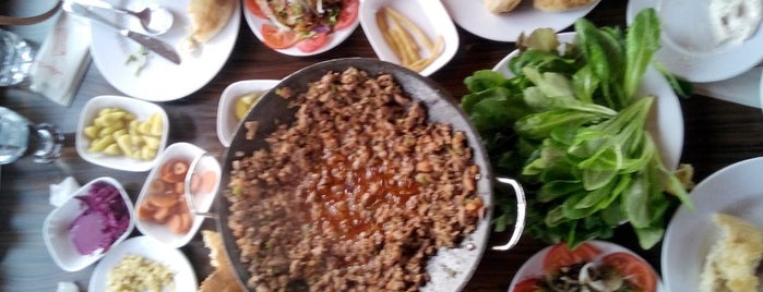 Şahin Baba Et Lokantası is one of Locais salvos de Cem.
