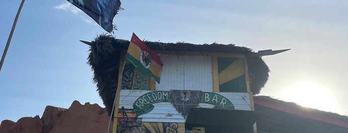 Barraca Freedom Bar is one of Canoa quebrada.