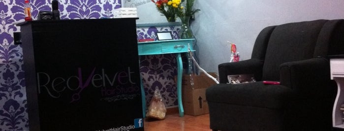 Red Velvet Hair Studio is one of Tempat yang Disukai Salvador.