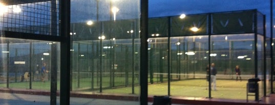 Tennis Sant Joan Despí is one of สถานที่ที่ Autoescuela ถูกใจ.