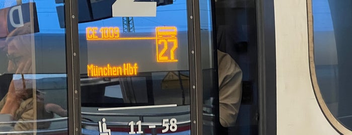 Gleis 8/9 is one of Unterwegs in Deutschland.
