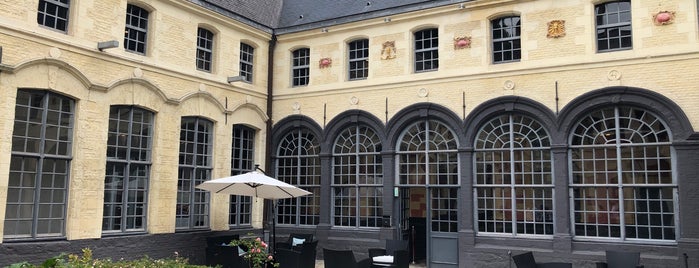 Le Bar De L'Hermitage Gantois is one of Lille.