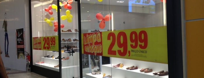 Linda Luz Calçados is one of Vale Sul Shopping.