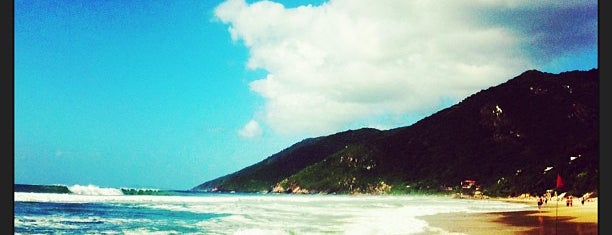 Praia dos Açores is one of Florianópolis/SC.