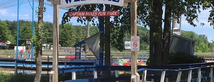 Captain Mike's Fun Park is one of Orte, die Debbie gefallen.