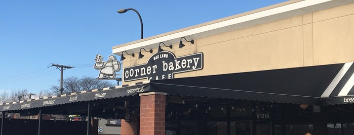Corner Bakery Cafe is one of Favorite Food Places.