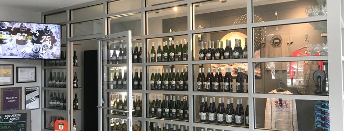 Soul Squeeze Cellars is one of Debbie'nin Beğendiği Mekanlar.