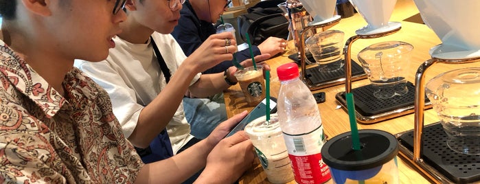 Starbucks is one of Matteoさんのお気に入りスポット.