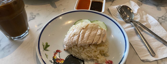 Go-Ang Pratunam Chicken Rice is one of Phucket & SG.