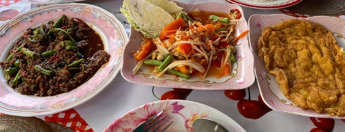 Kusuma Seafood is one of Phuket Halal.