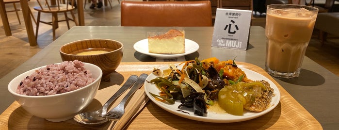 Café&Meal MUJI is one of Beeee 님이 좋아한 장소.