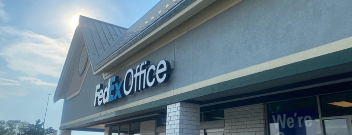 FedEx Office Print & Ship Center is one of Rew : понравившиеся места.