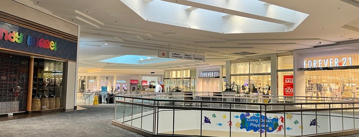 Countryside Mall is one of Clearwater.