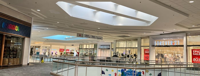 Countryside Mall is one of Tallさんのお気に入りスポット.