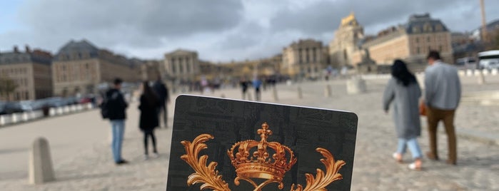 Istana Versailles is one of Paris.