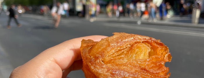 Maison Georges Larnicol is one of Pour le goûter.