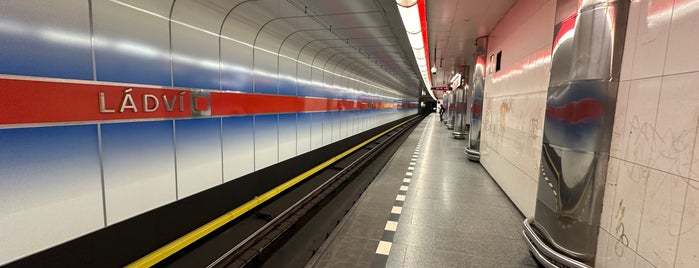 Metro =C= Ládví is one of Pražské metro.