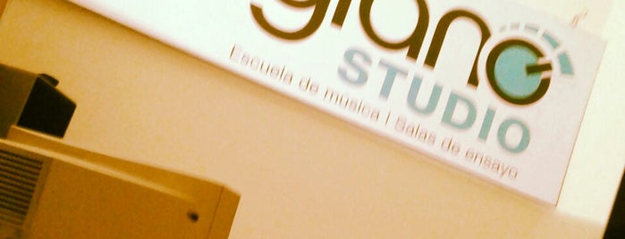 Belgrano Studio is one of สถานที่ที่ Daniela ถูกใจ.