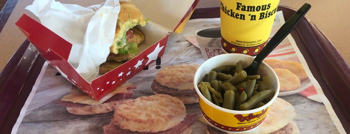 Bojangles' Famous Chicken 'n Biscuits is one of Locais curtidos por Curtis.