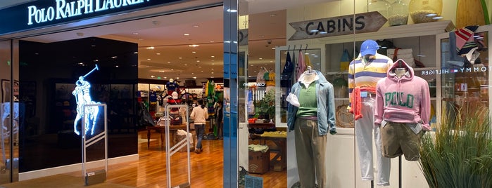 Polo Ralph Lauren Factory Store is one of Lugares favoritos de Yael.