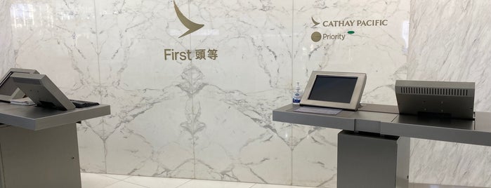 Cathay Pacific First Class Check-in is one of Lugares guardados de Worldbiz.