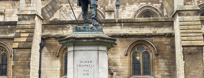 Oliver Cromwell Statue is one of Londýn.