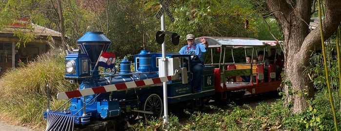 Zooline Railroad is one of St. Louis Zoo Tour.