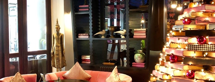 The Living Room at Park Hyatt is one of Posti che sono piaciuti a Renaud.