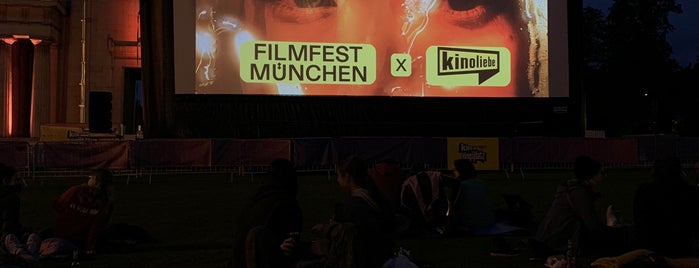 Kino Open Air Am Königsplatz is one of Meine Top Empfehlungen für München.