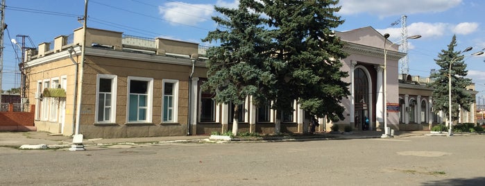 Ж/Д станция Невинномысская is one of Вокзалы.