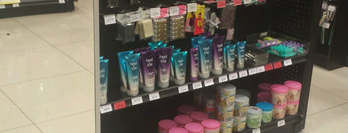 Sally Beauty Supply is one of Plaza Deportiva.