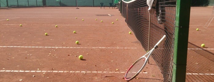 Katlan Tenisz Club is one of Sightseeing & Services: Gödöllő.