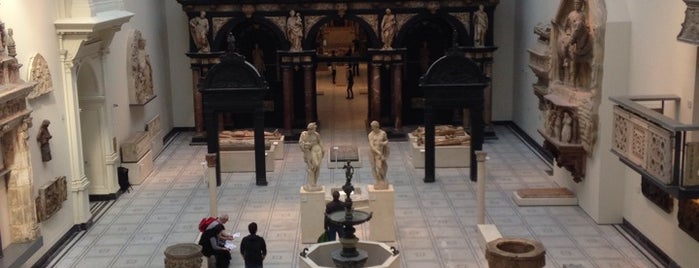 Museo Victoria y Alberto is one of Londen.