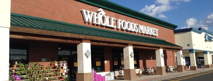 Whole Foods Market is one of Lugares favoritos de Chin Music.