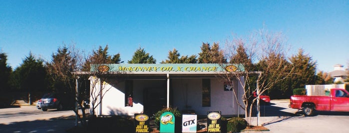 mckinney oil xchange is one of Orte, die Tim gefallen.