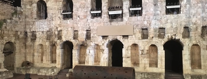 Herod Atticus Odeon is one of สถานที่ที่ Vasilis ถูกใจ.