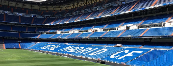 Estádio Santiago Bernabéu is one of Locais curtidos por Vasilis.