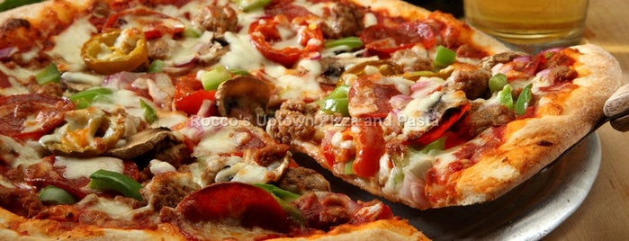 Rocco's Uptown Pizza & Pasta is one of Locais salvos de Austin.