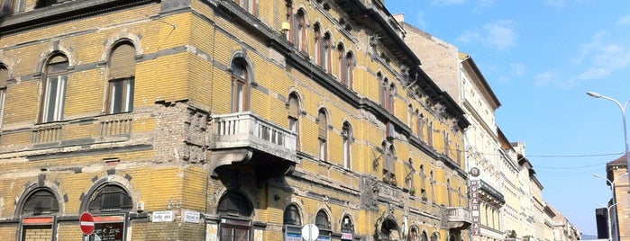 Hunyadi téri Vásárcsarnok is one of Best of Budapest.