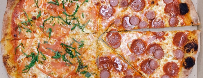 Tomasso - New York Pizza is one of สถานที่ที่บันทึกไว้ของ Eduardo.