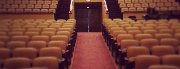 Lisner Auditorium is one of สถานที่ที่ Jared ถูกใจ.