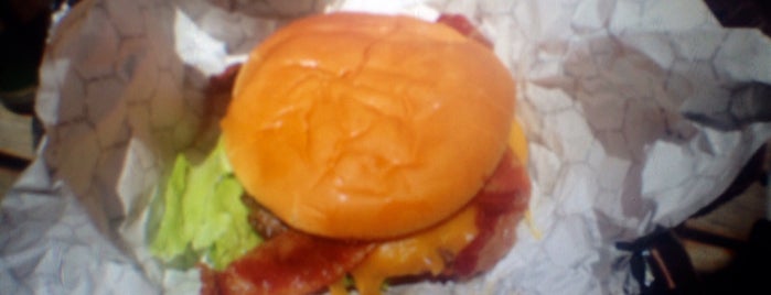 Burger Bar is one of Juliana : понравившиеся места.