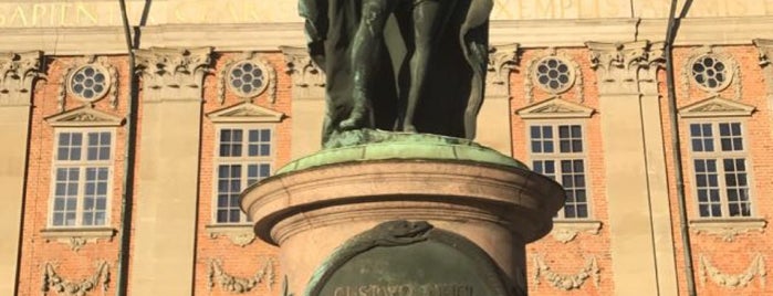 Riddarholmskyrkan is one of Lugares favoritos de Faris.