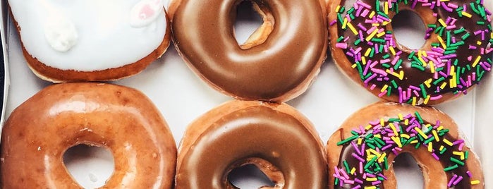 Krispy Kreme Doughnuts is one of Posti che sono piaciuti a Nancy.