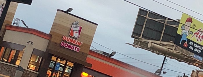 Dunkin' is one of Post 4sqDay 13.