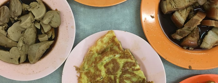 Tai Buan Porridge【大满清香粥】 is one of Kuliner Penang.